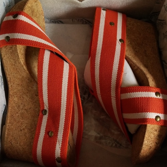 Lucky Brand Wedge Sandal - Picture 4 of 4